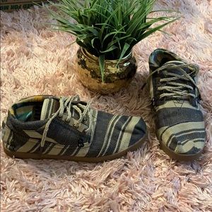 Toms shoes